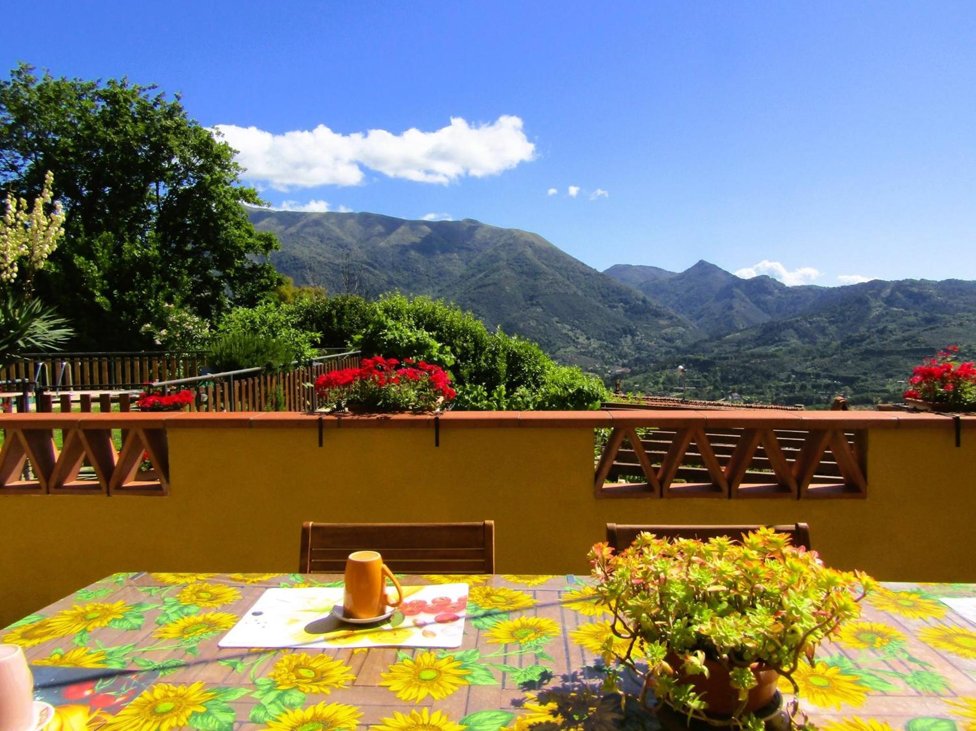 Casina Di Desiree E Aurora Villa Corsanico-Bargecchia Bagian luar foto